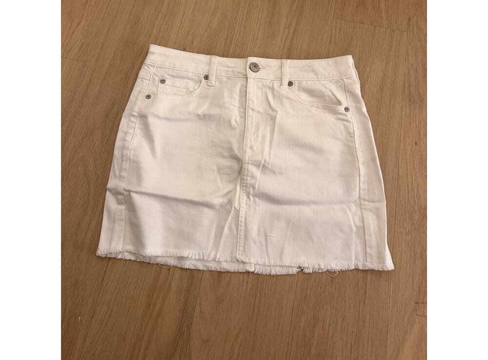 American Eagle White Denim Mini Skirt Raw Hem Women's Size 10